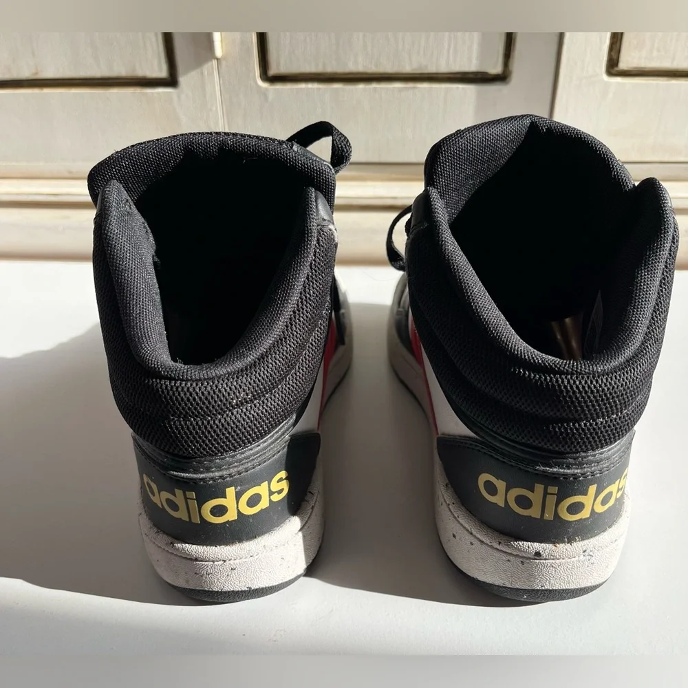 Boys Adidas Hoops Mid Tennis Shoes Basketball high tops sneakers size 5